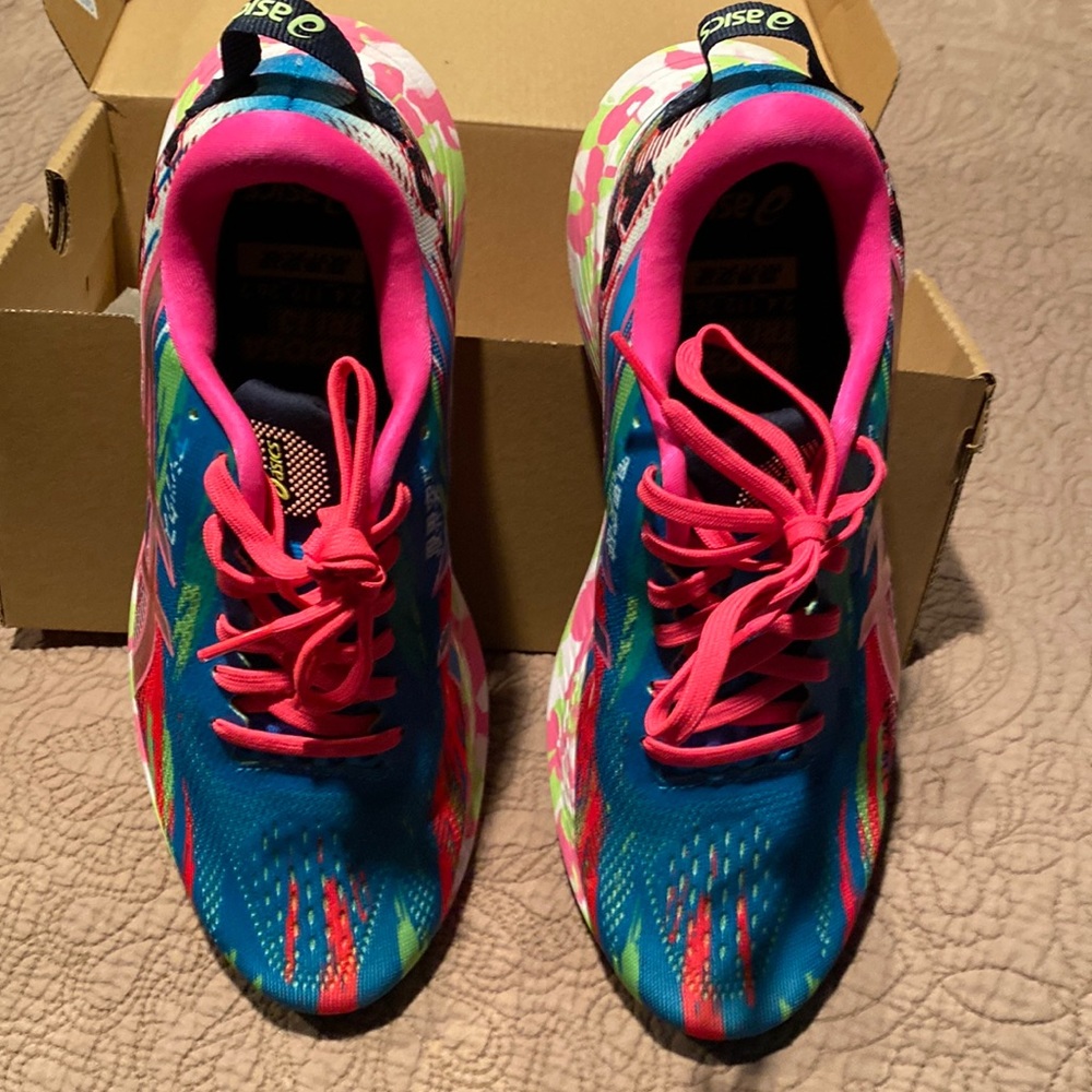 Brand new in box… Great shoes for all kinds of sports and very comfortable